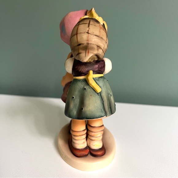 Vintage Goebel Hummel Figurine “Telling Her Secret” #196/0 - 1948 - 5” - Picture 4 of 7